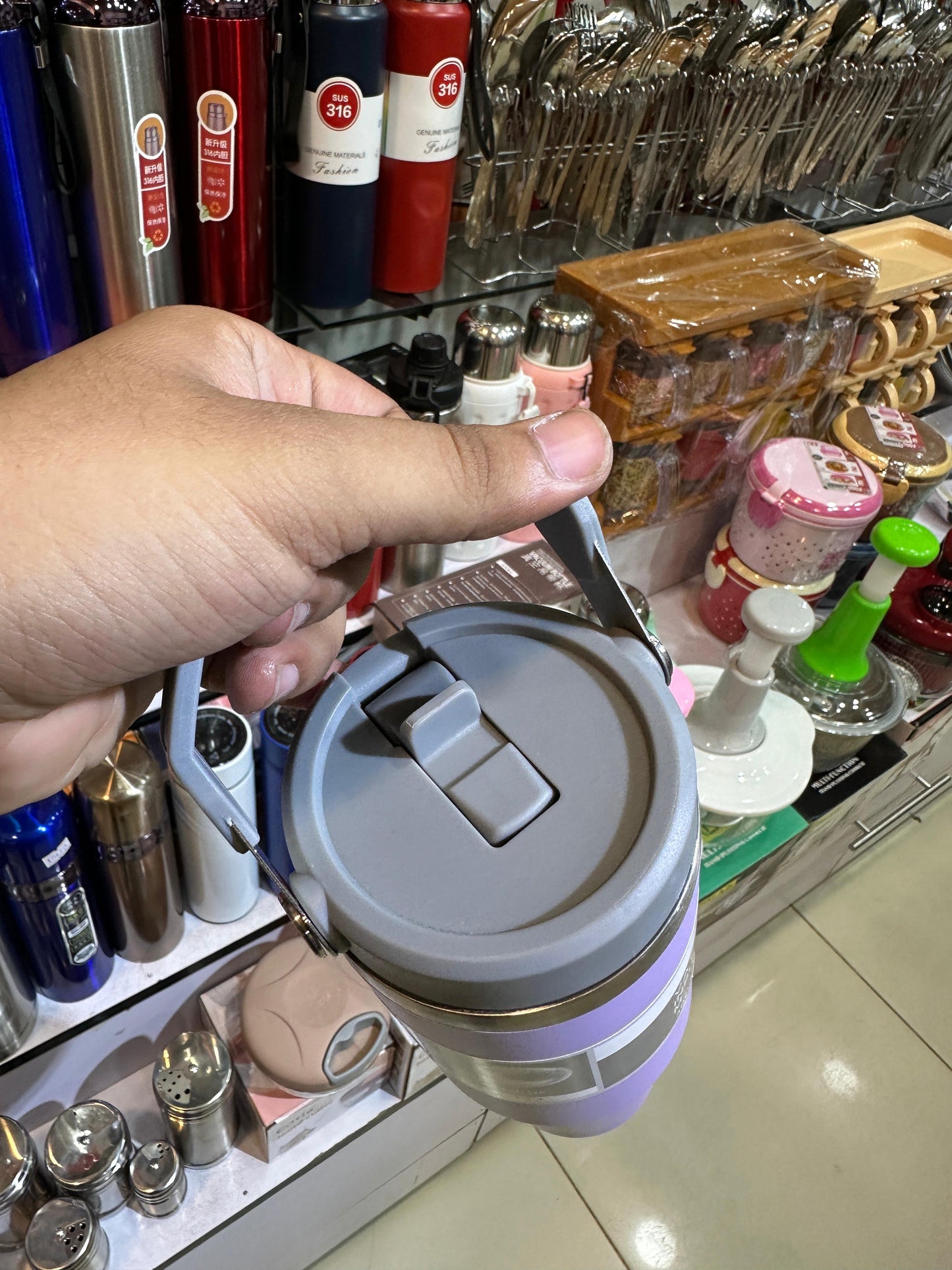 Flexi sip tumbler