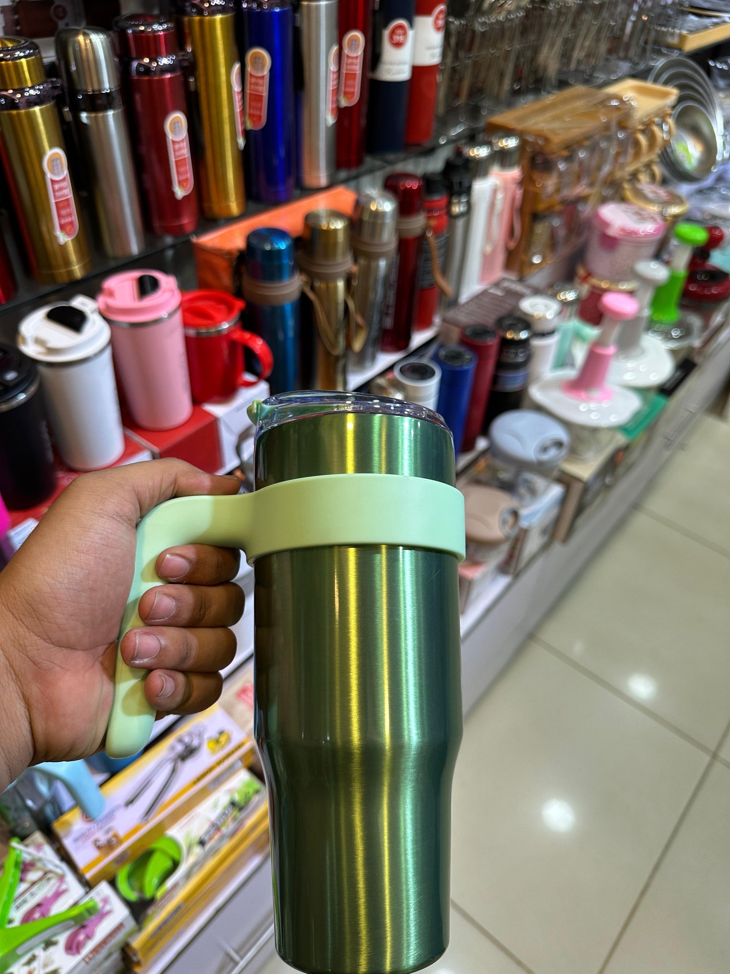 Flexi handle tumbler