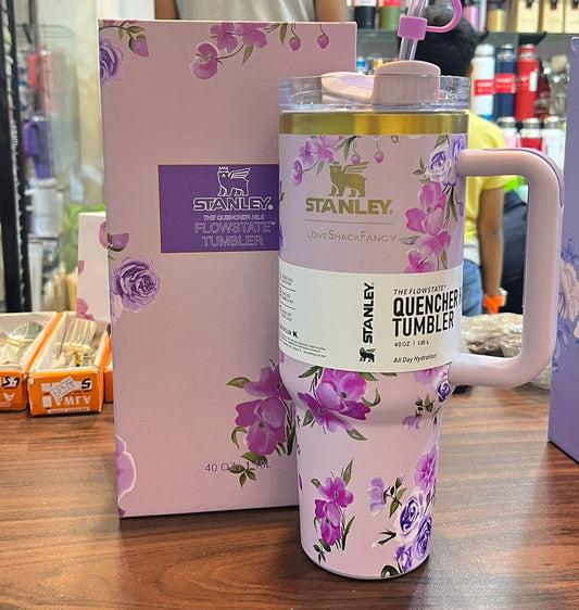 Stanley x LoveShackFancy The Quencher H2.0 FlowState™ Tumbler – 40oz (1.18L) Lavender & Purple Floral Edition