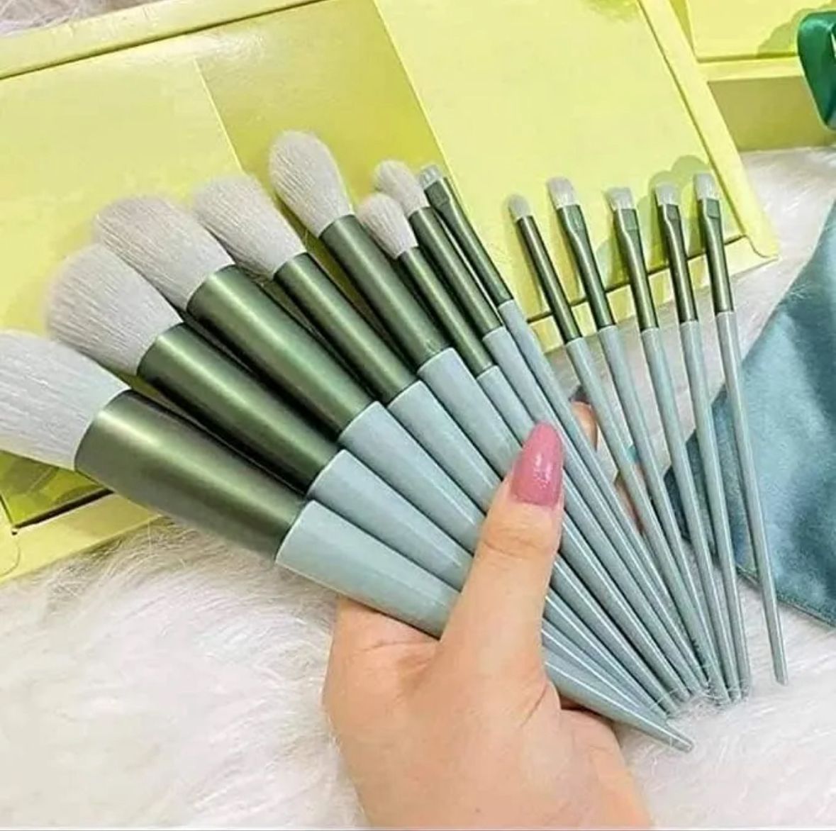 13 pieces makeup brush set